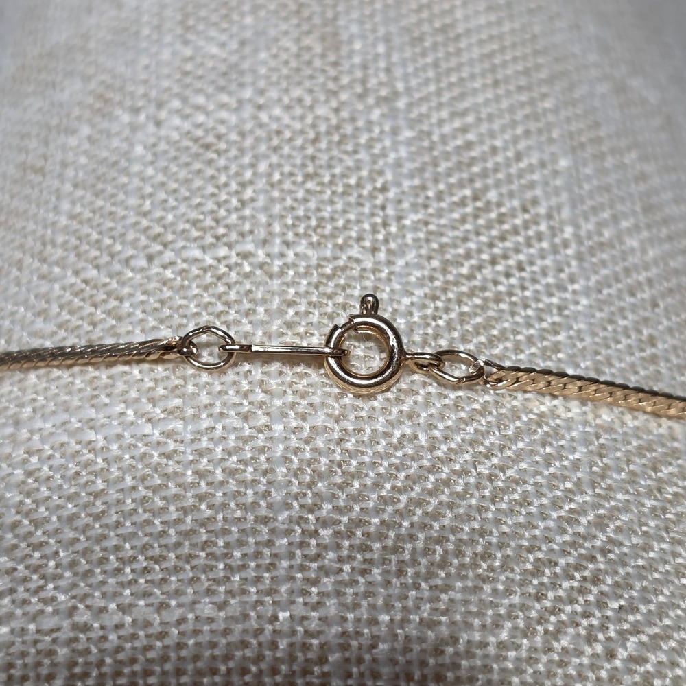 Avon V-Neck Necklace‎ Gold Tone Rhinestone Accent Delicate Chain 18 Inch - Picture 3 of 5
